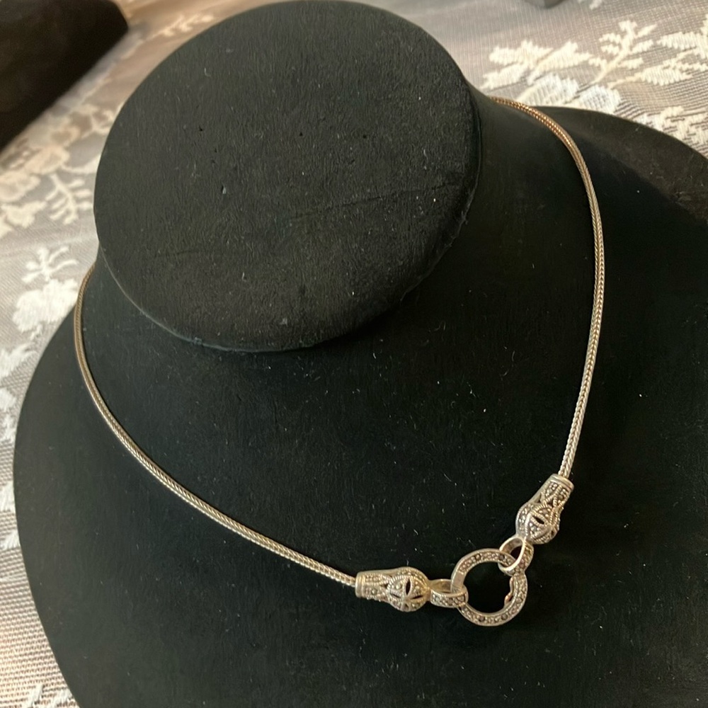 Ladies, very beautiful sterling silver necklace